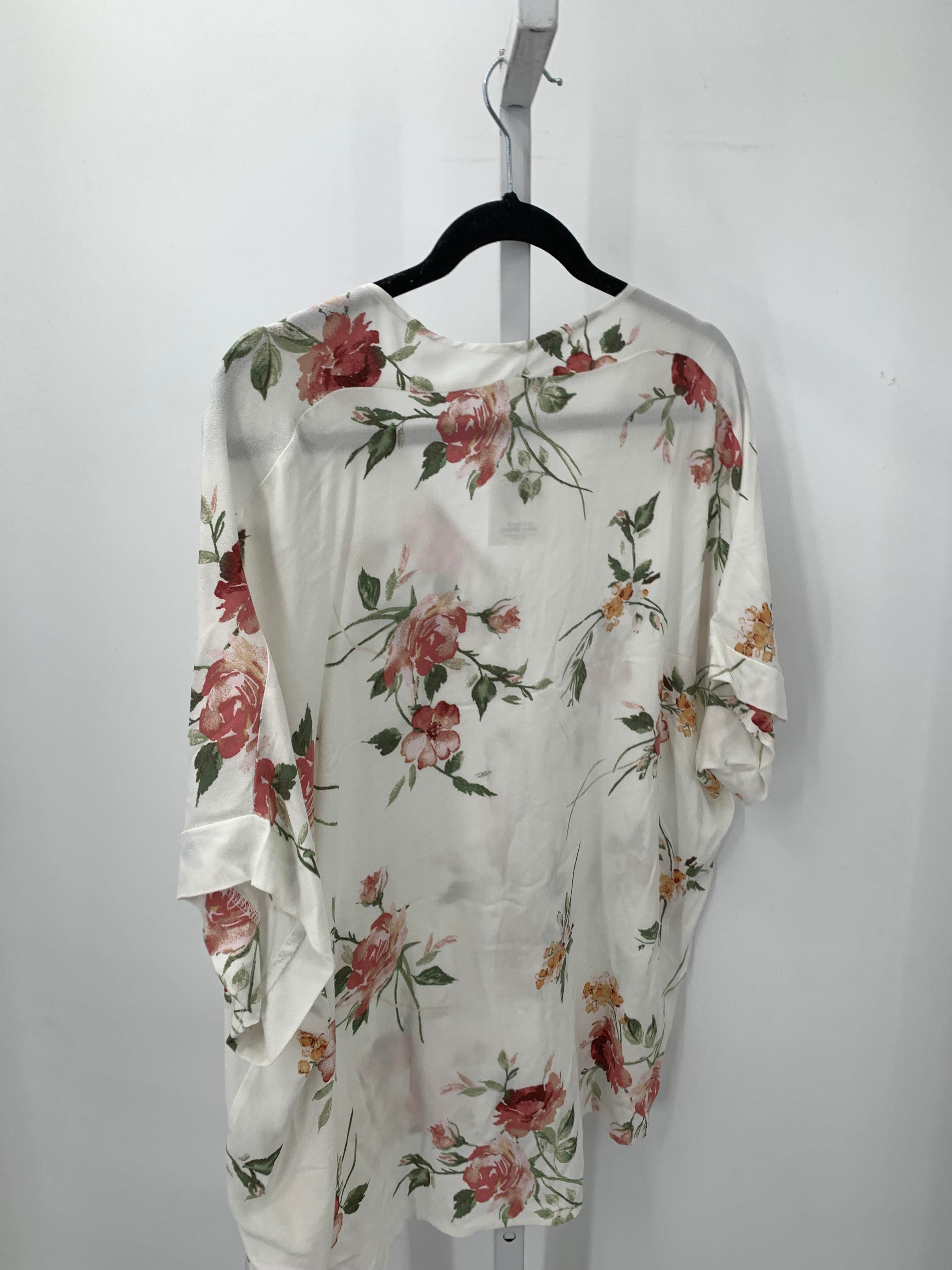 Size Medium Misses Short Sleeve Shirt