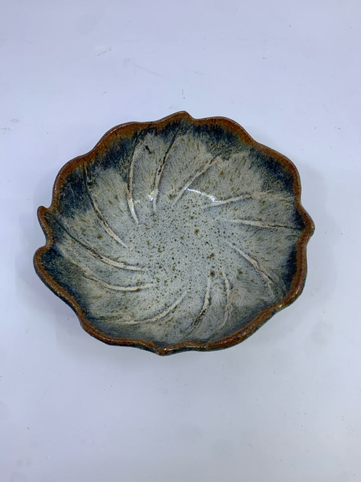 POTTERY BOWL BLUES & BROWN EDGE.