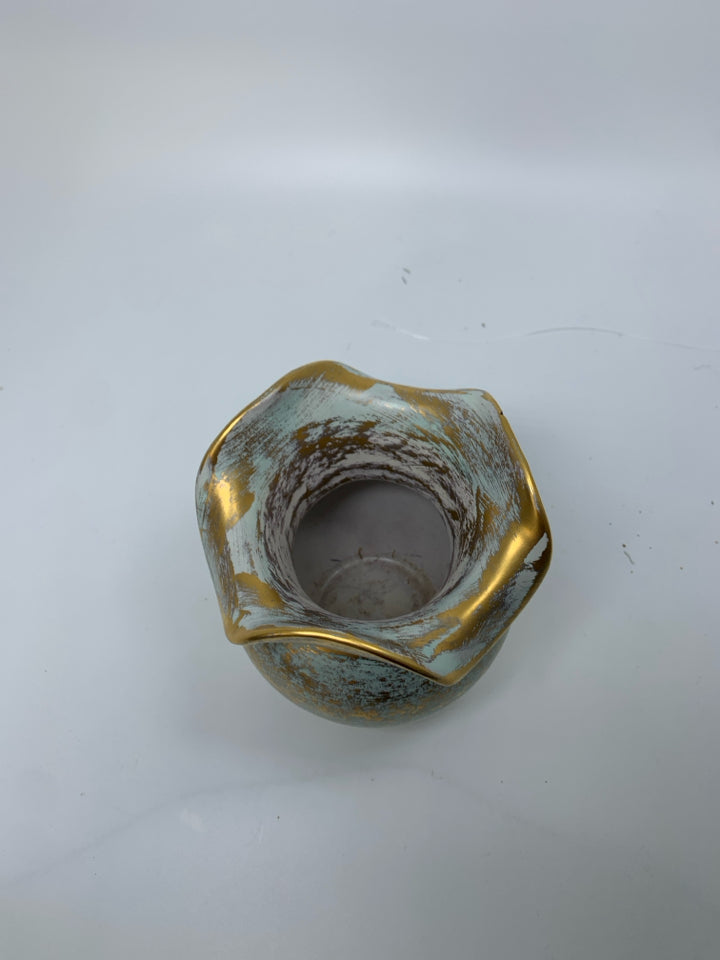 VTG ANTIQUE GOLD VASE W/ RUFFLED EDGE.
