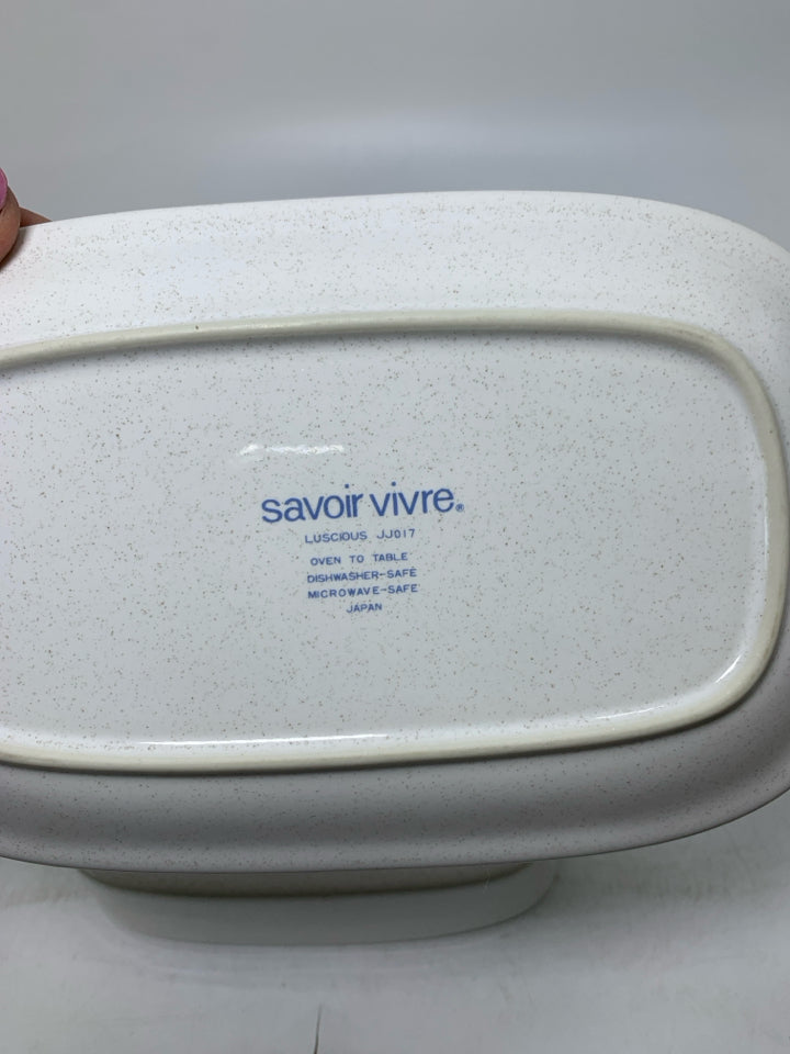 STONEWARE BUTTER DISH W/ GRAPES.