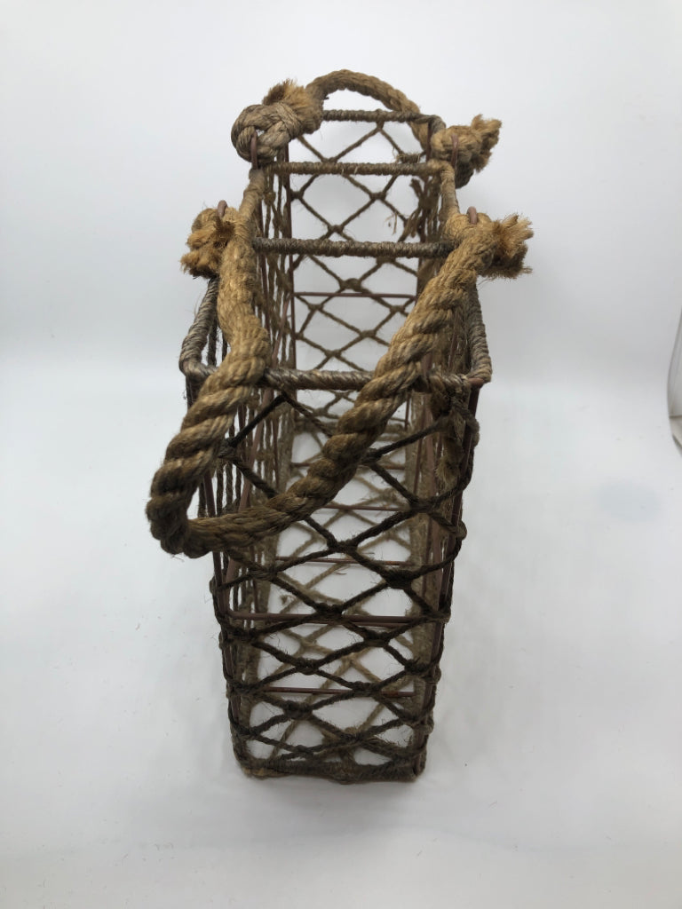 ROPE/METAL BASKET W/ROPE HANDLES.