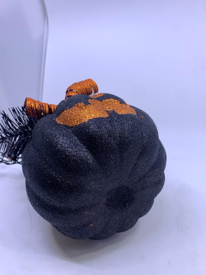 BLACK AND ORANGE JACK O LANTERN ARRANGEMENT.