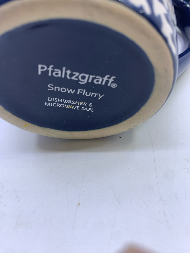 4 BLUE PFALTZGRAFF SNOW FLURRY MUGS.