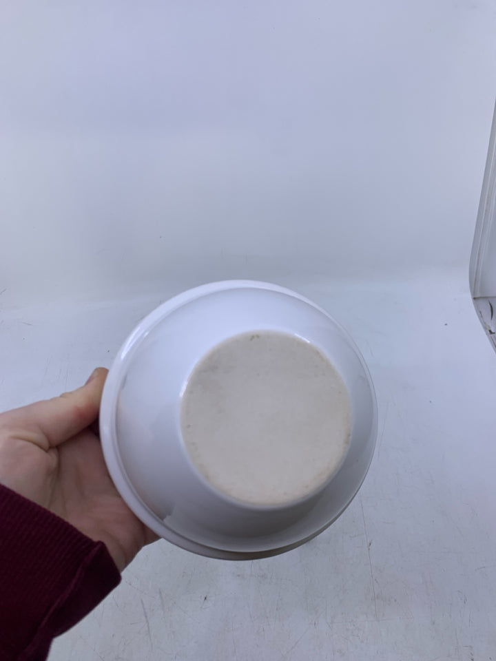 WHITE CERAMIC BOW LIN BLACK WARMING STAND W/ TEA LIGHT.