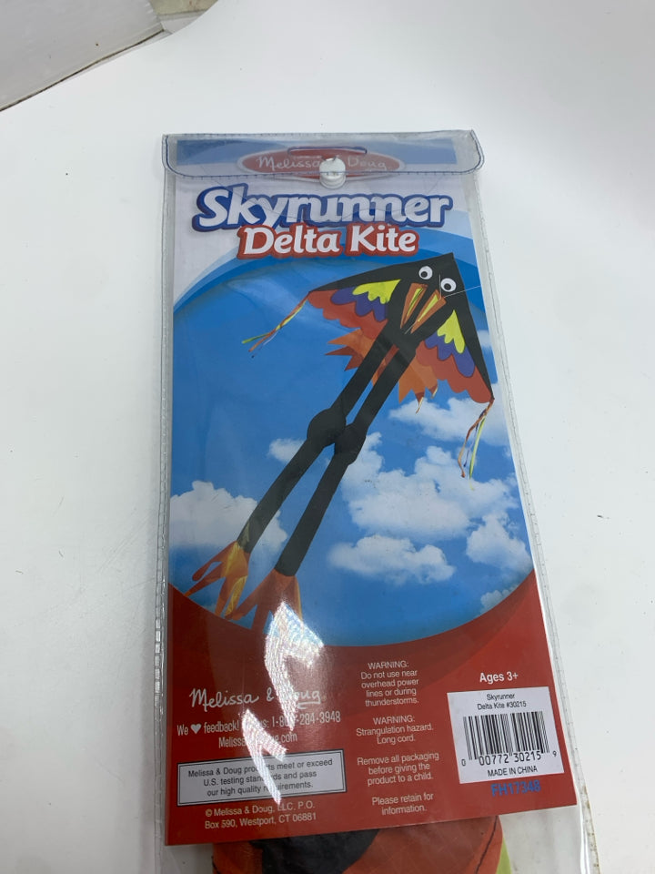 NIP MELISSA & DOUG SKYRUNNER DELTA KITE.