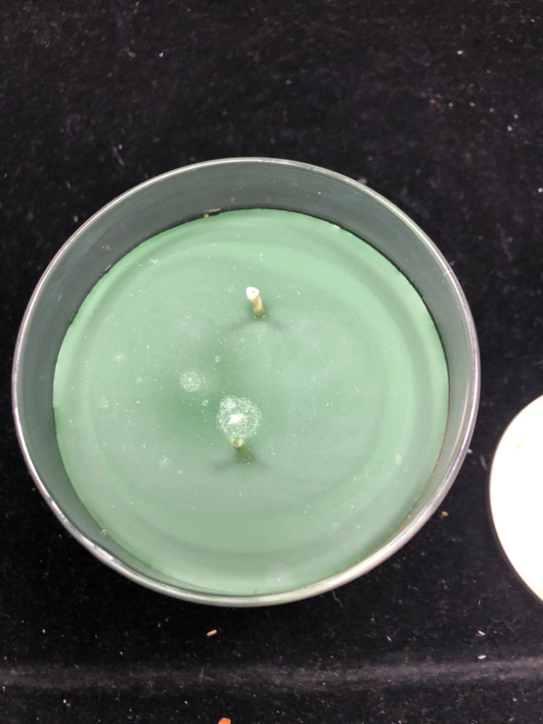 BALSAM & CEDAR YANKEE CANDLE.