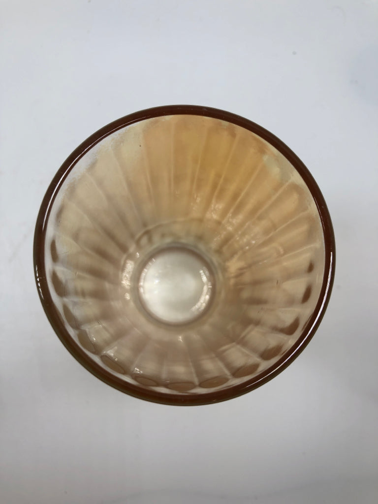 4 ORANGE IRIDESCENT DRINKING GLASSES.