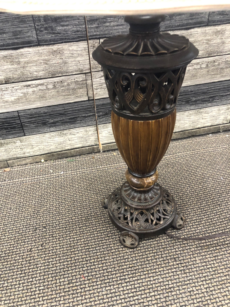 LARGE VICTORIAN STYLE BASE LAMPS W TAN SHADE.
