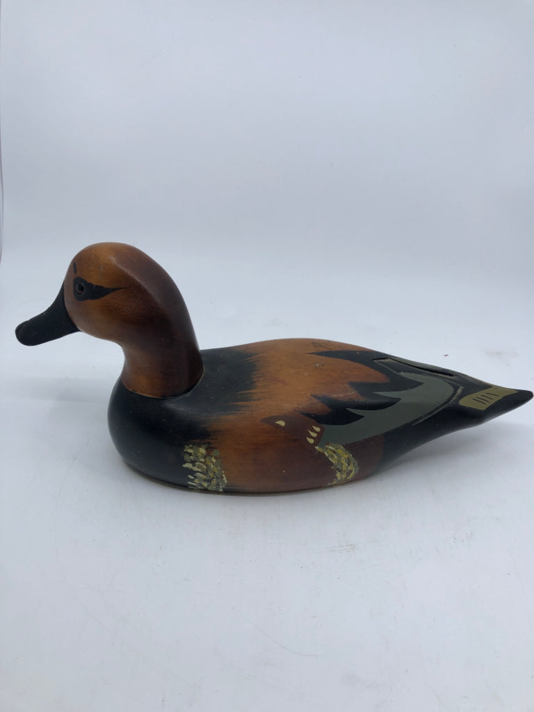 WOOD CARVED DUCK W/ PAINTED DETAILS.