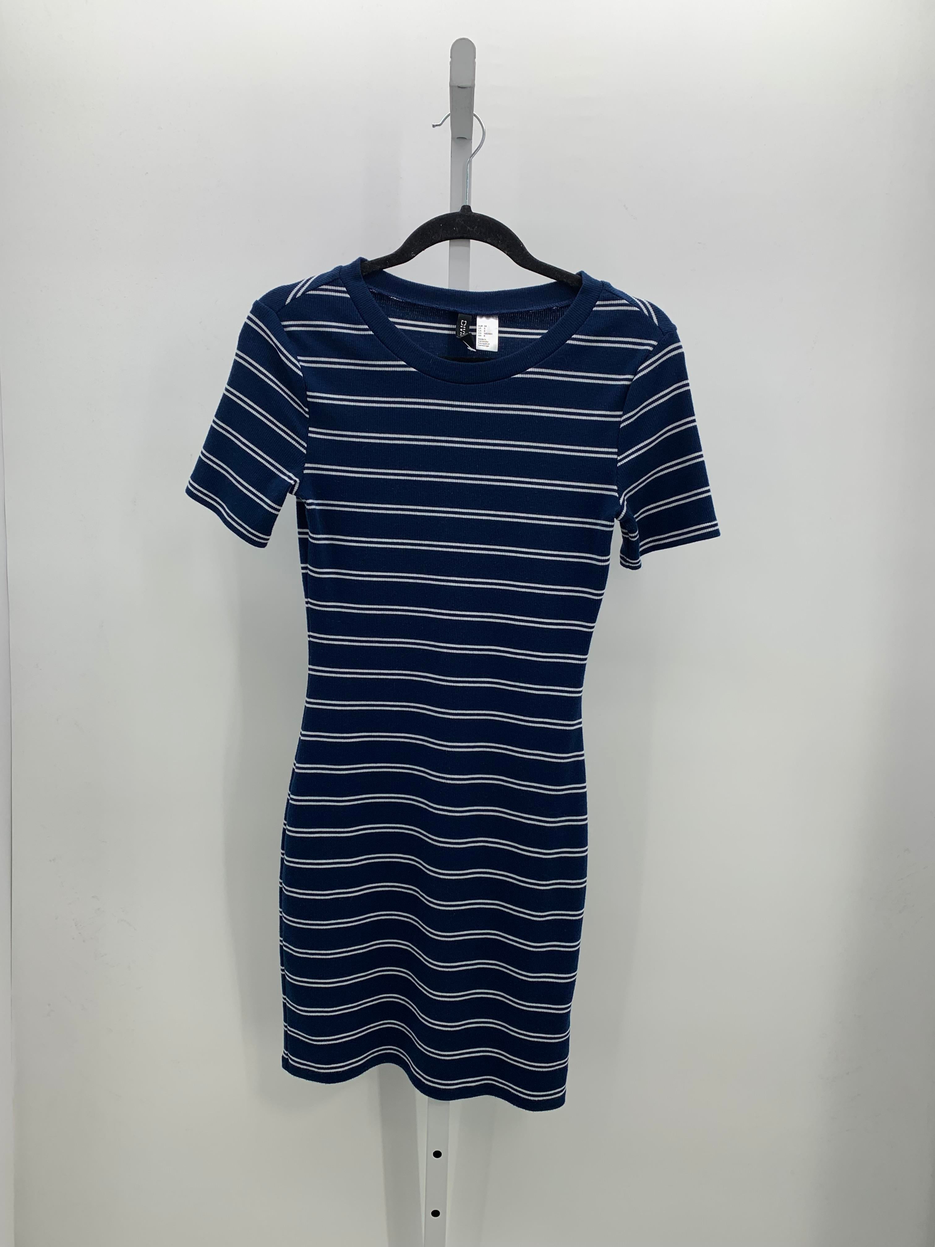 Divided Size 8 Juniors Short Sleeve Dress