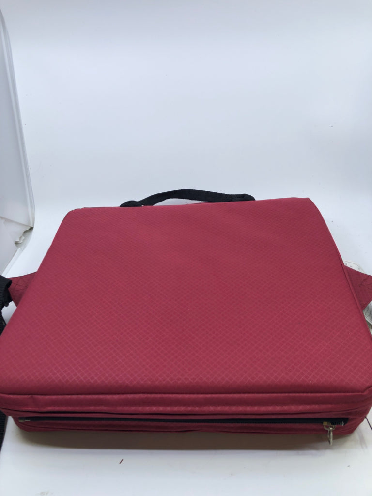 RED STADIUM CUSHION.