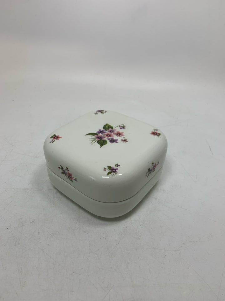 RUBEL SQUARE FLORAL TRINKET BOX.