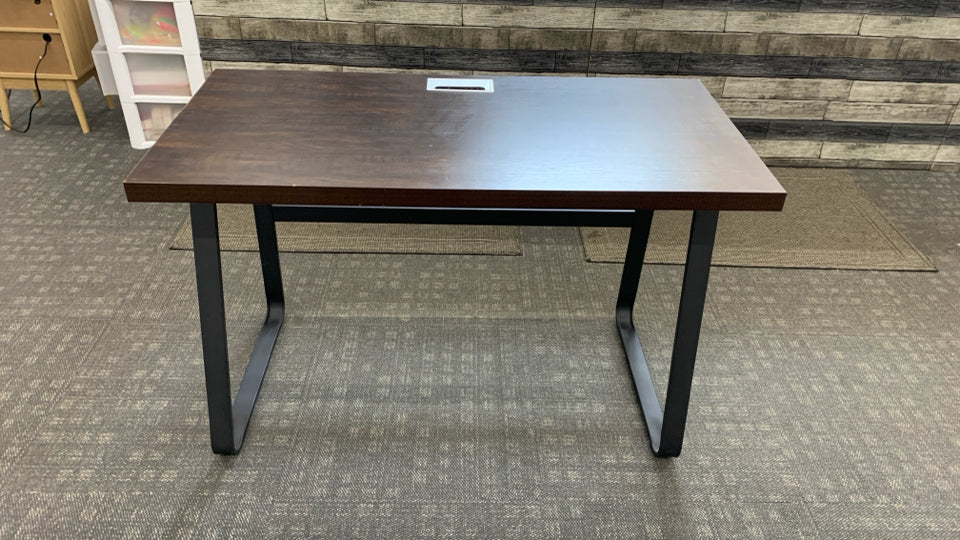RUSTIC WOOD TOP DESK W/BLACK METAL FRAME.