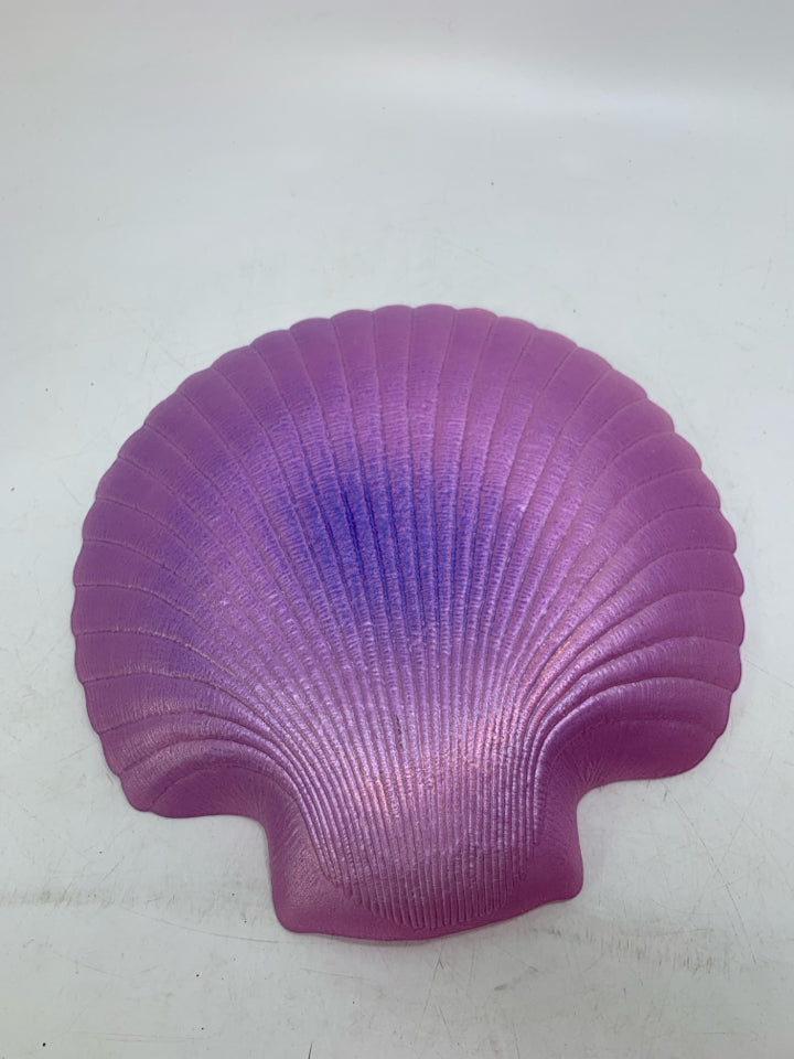 IRIDESCENT GLASS SHELL SHAPED PLATE.