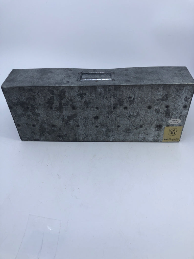 GALVANIZED METAL DIVIDED ORGANIZER.