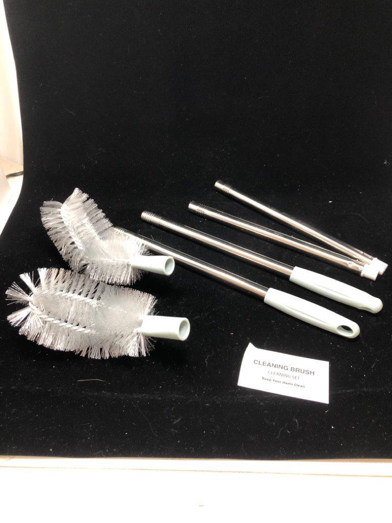 NIB CLEANING BRUSH SET