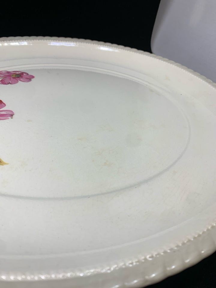 3PC CREAM W/PINK FLOWERS SERVING SET.