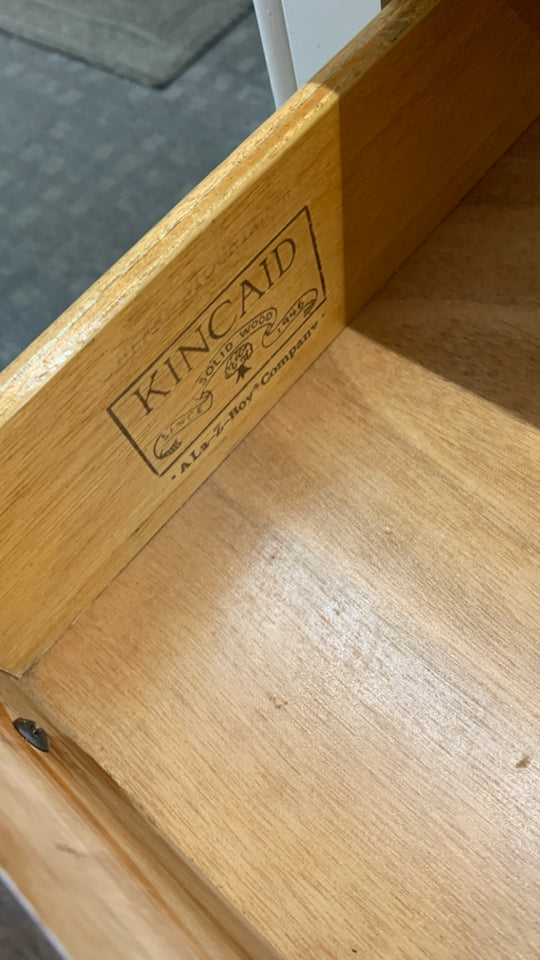 DRK WOOD/WHITE KINCAID NIGHTSTAND.