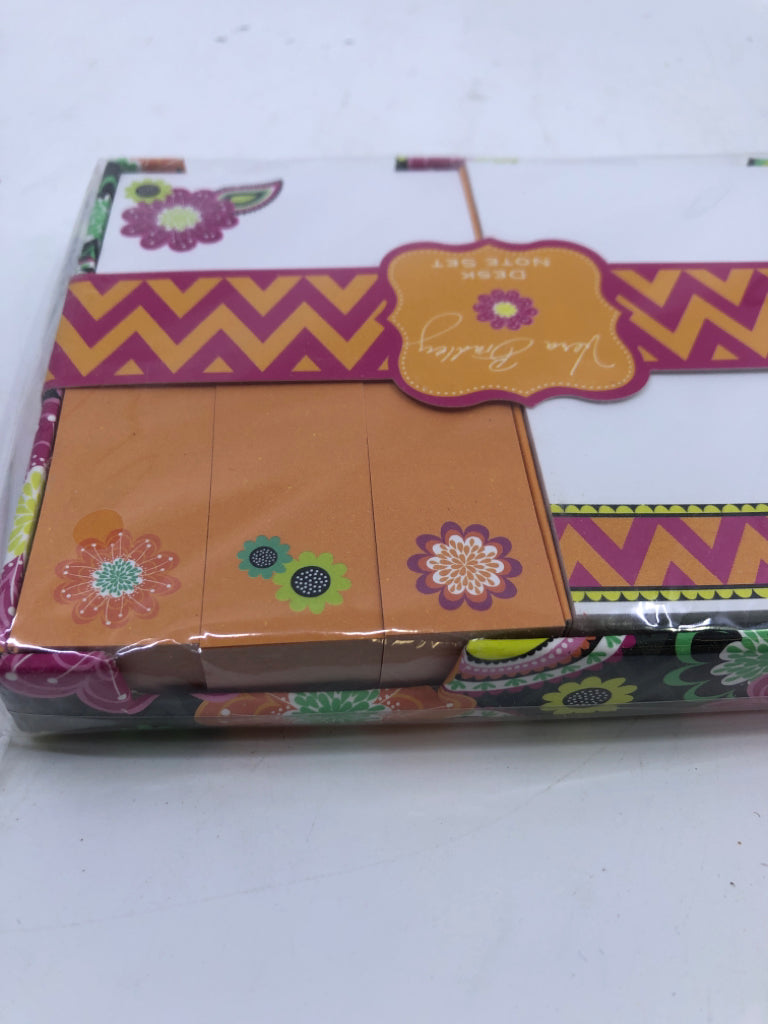 NIP VERA BRADLEY DESK NOTE PADS.