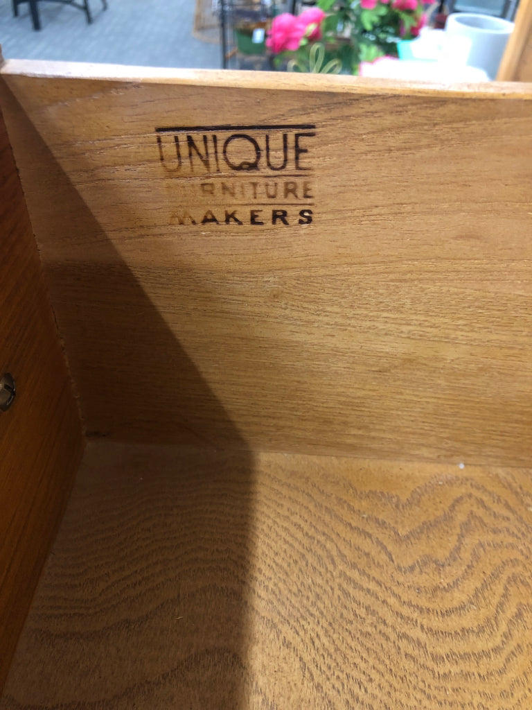 7 DRAWER TALL WOOD DRESSER.