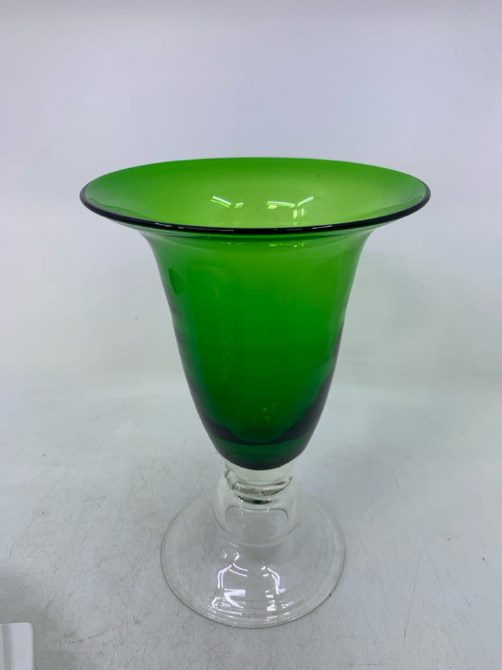 CLEAR FOOTED GREEN GLASS CENTERPIECE.