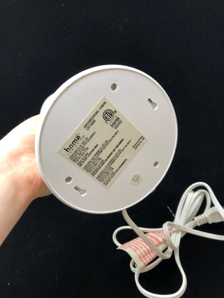 ADJUSTABLE WHITE DESK LAMP.