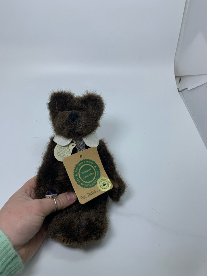 BOYDS BEAR W/ COLLAR & TIE.
