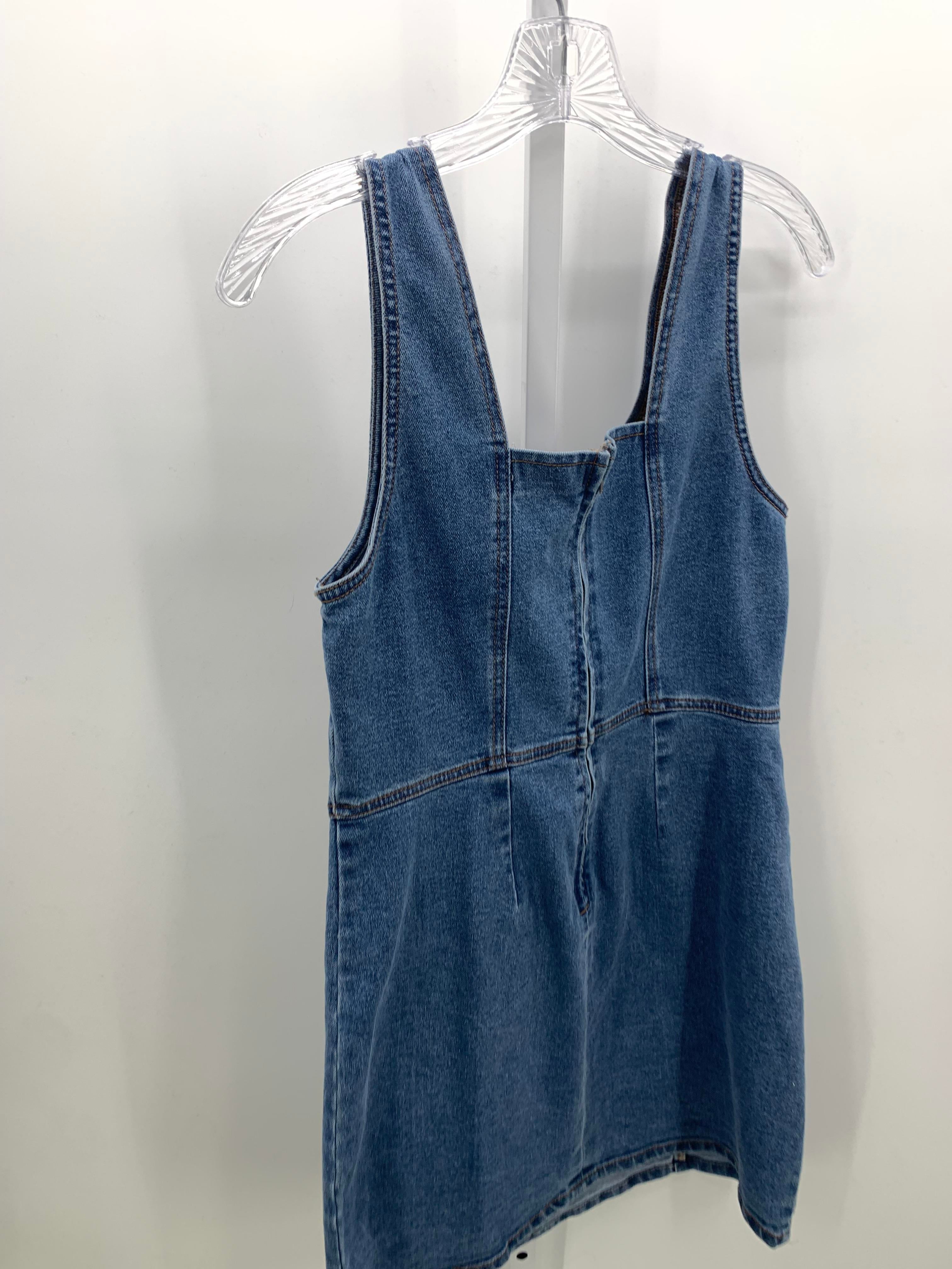 Size Large Juniors Sleeveless Dress