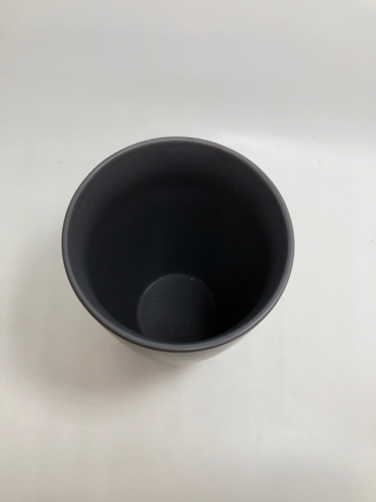 GRAY DECORATIVE VASE.