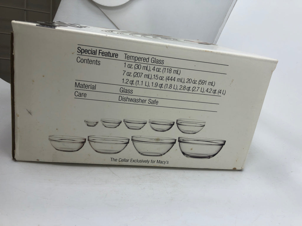 NIB 9-PIECE MIXING BOWL SET