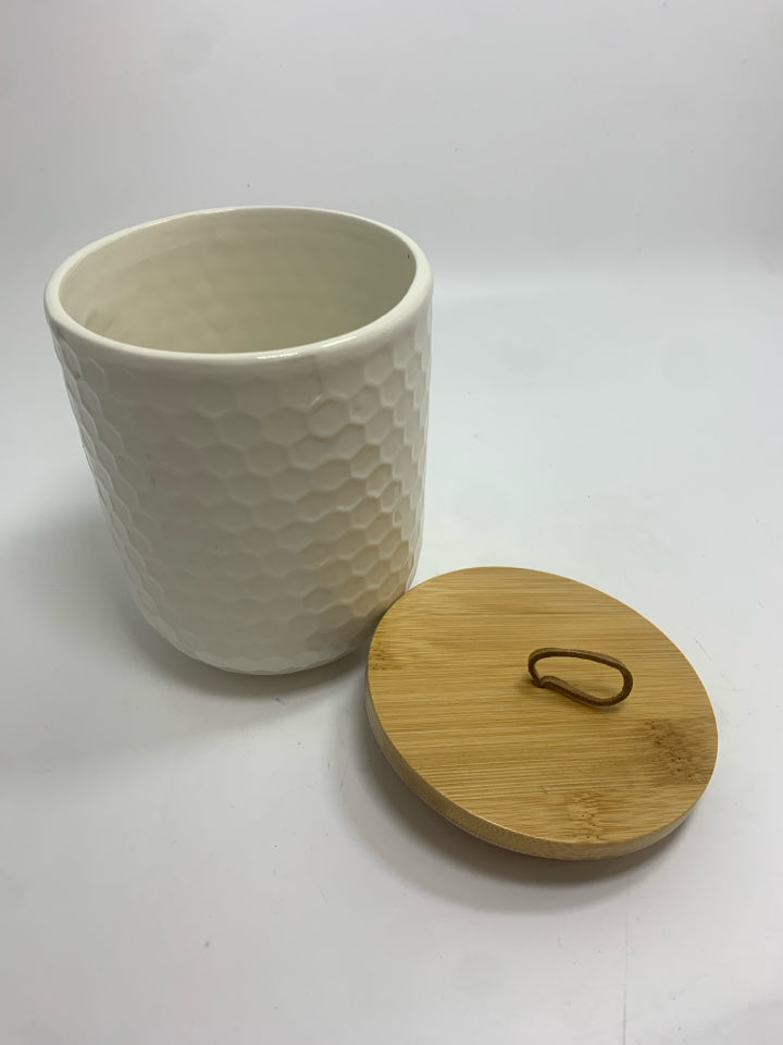 HONEYCOMB CERAMIC CANISTER W/BAMBOO LID.