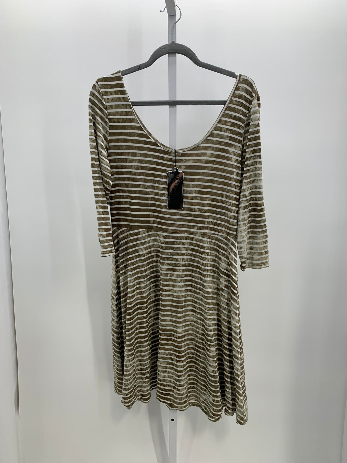 Size Extra Large Misses 3/4 Sleeve Dress
