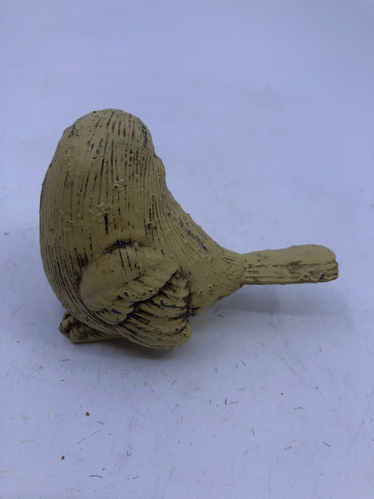 2 TAN DISTRESSED WOOD BIRDS ON TWIG NEST.