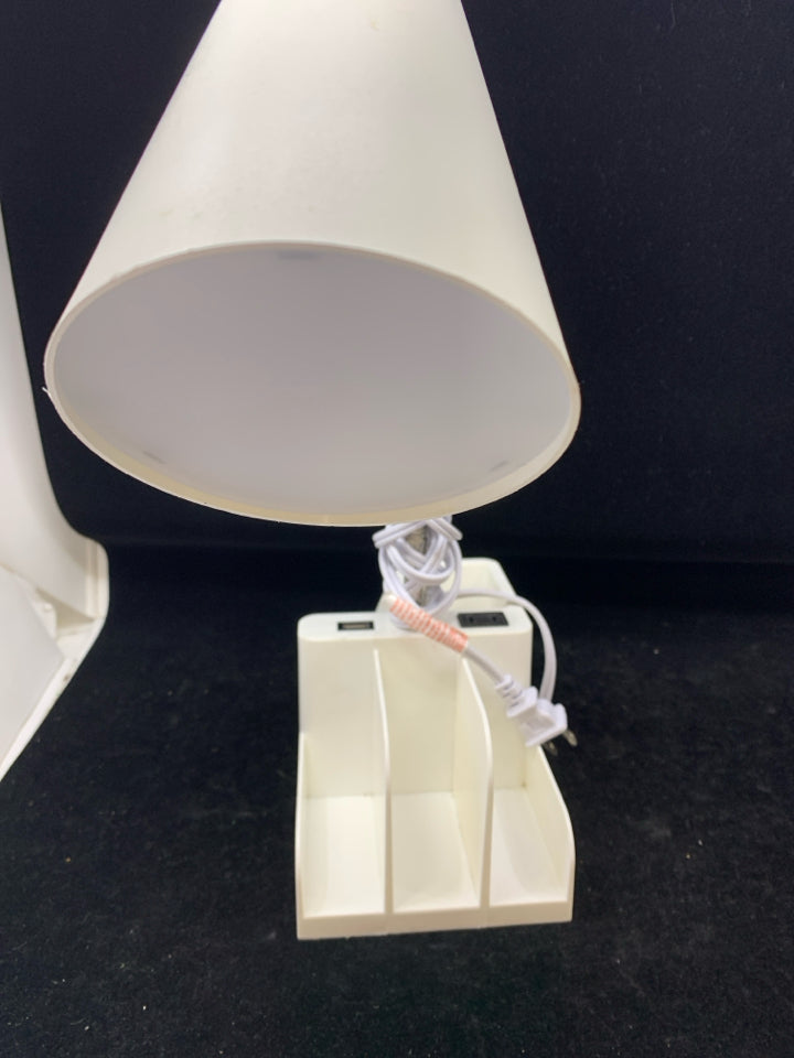WHITE PLASTIC DESK LAMP ORGANIZER W/USB PORT.