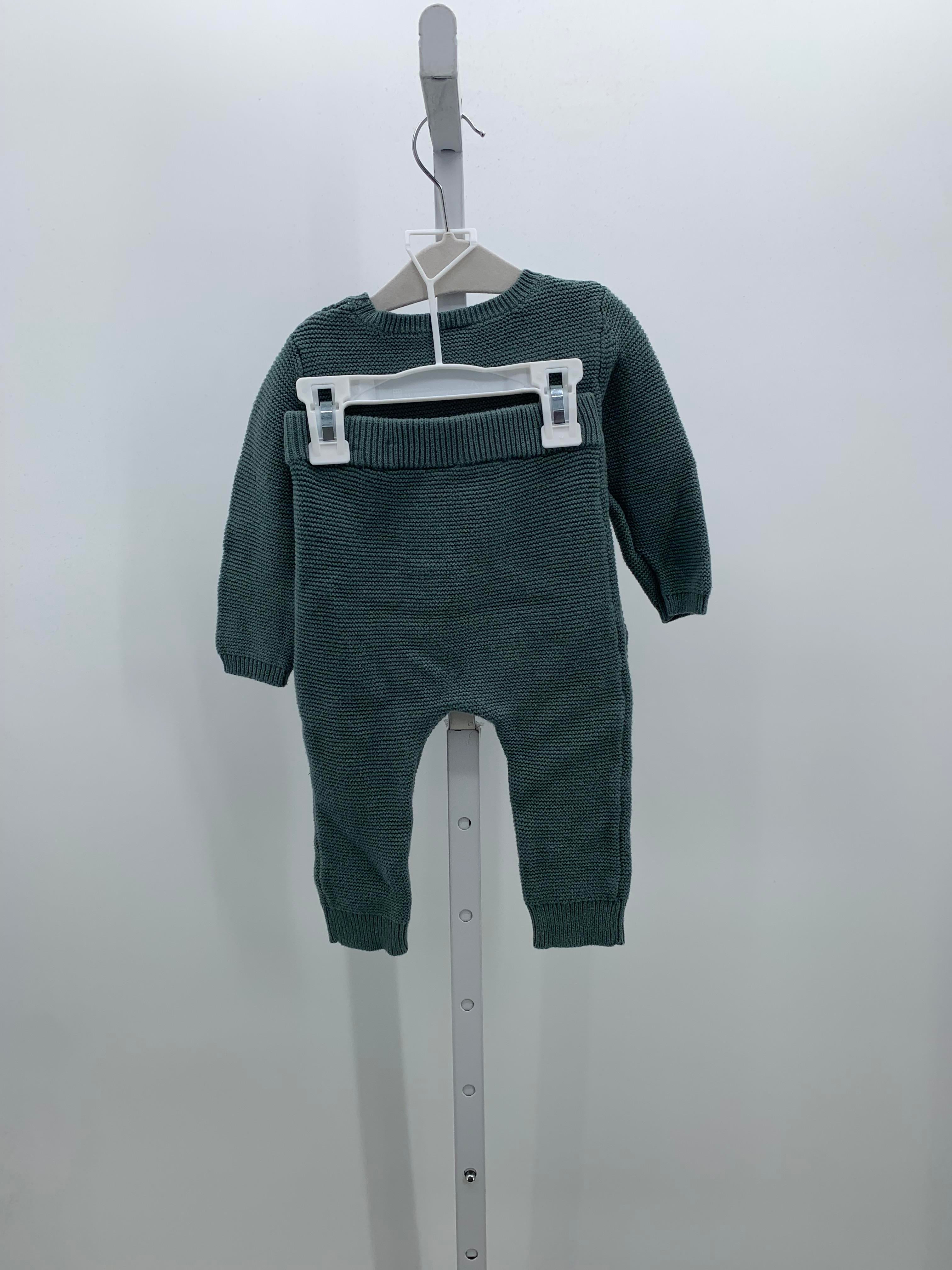 CABLED SWEATER AND PANTS
