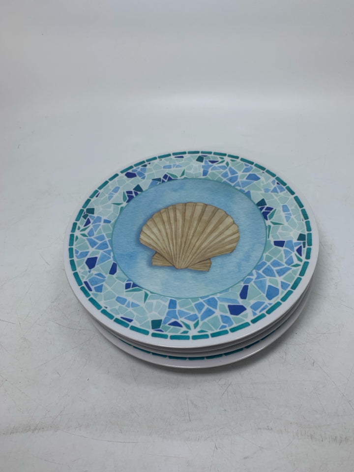 8 PLASTIC SHELL LUNCH PLATES.