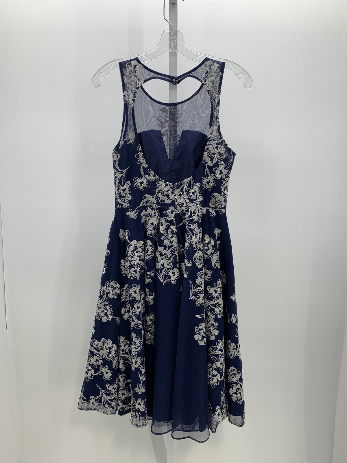 Nicole Miller Size 2 Misses Sleeveless Dress