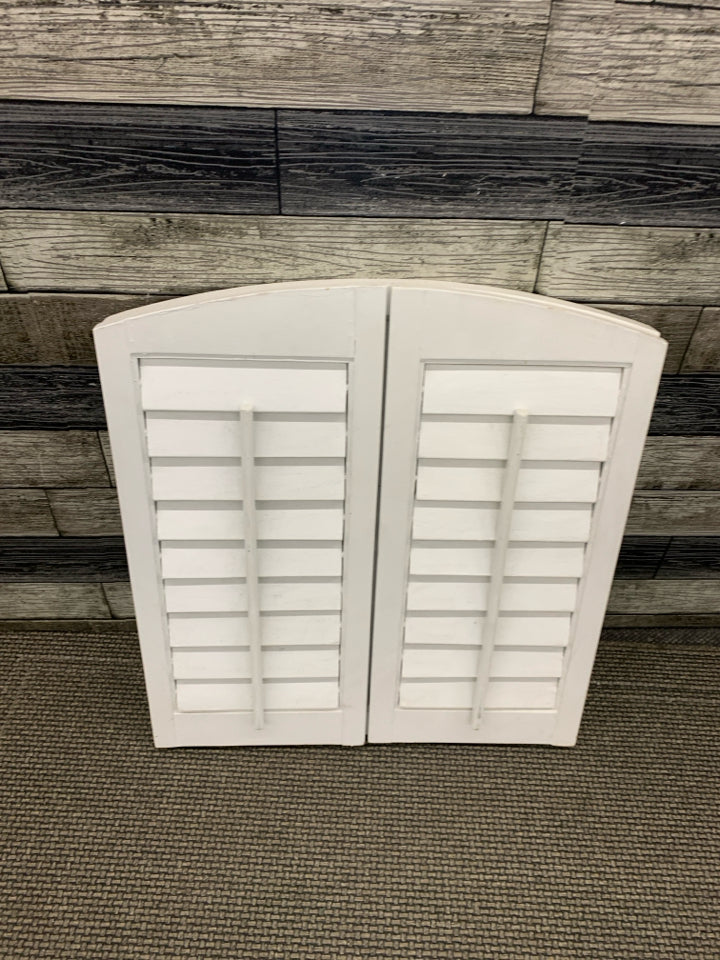 WHITE WOOD FAUX WINDOW PANE MIRROR WALL ART.