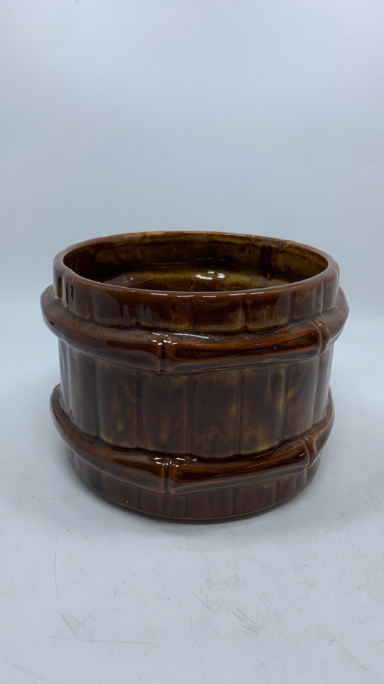 VTG BARREL SHAPED CERAMIC BOWL/ PLANTER.