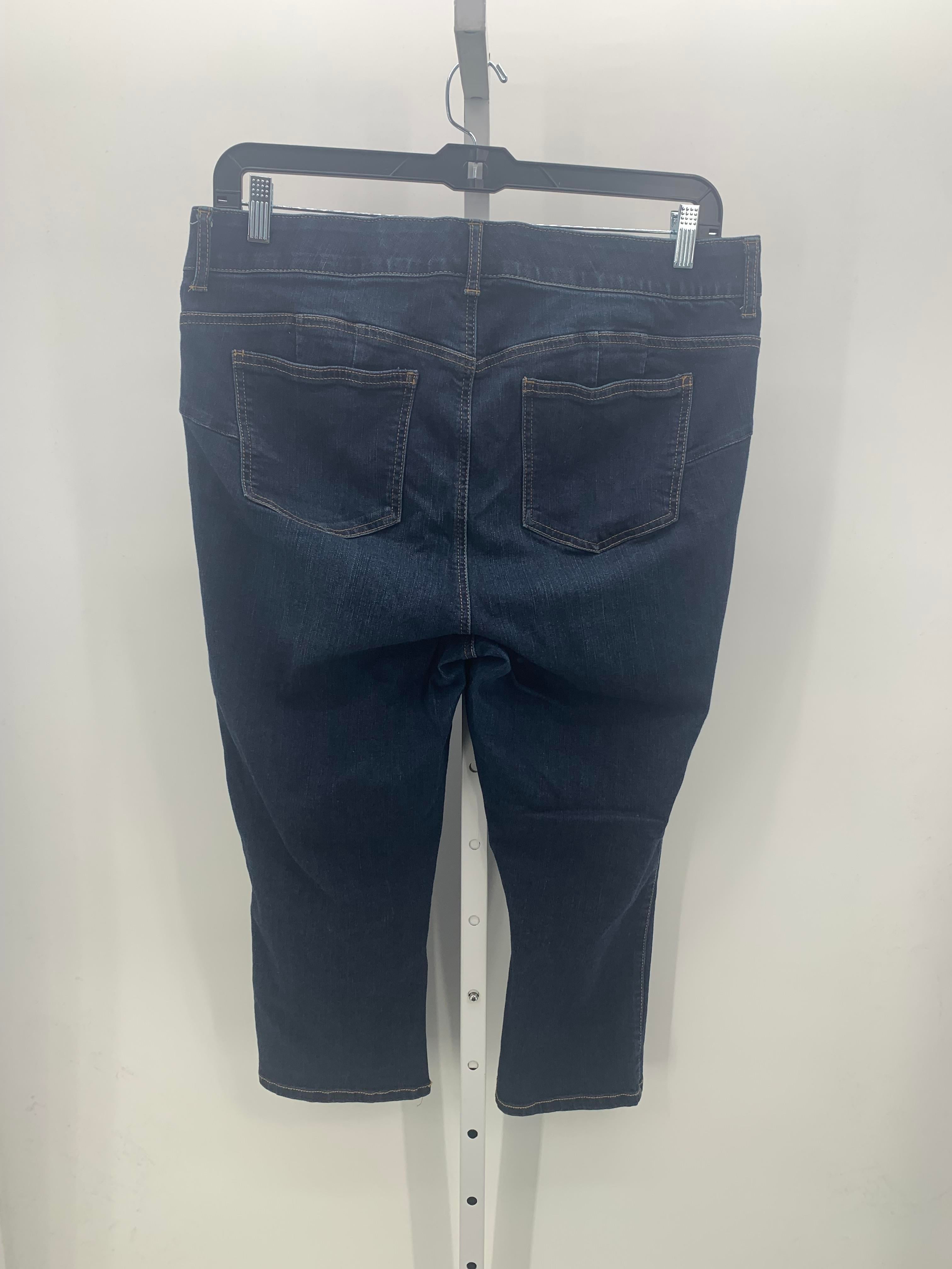 Torrid Size 18 W Womens Cropped Pants