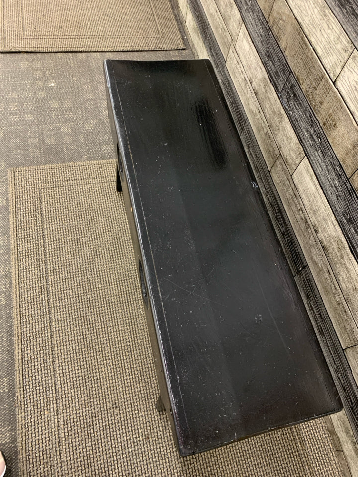 BLACK HEART BENCH.