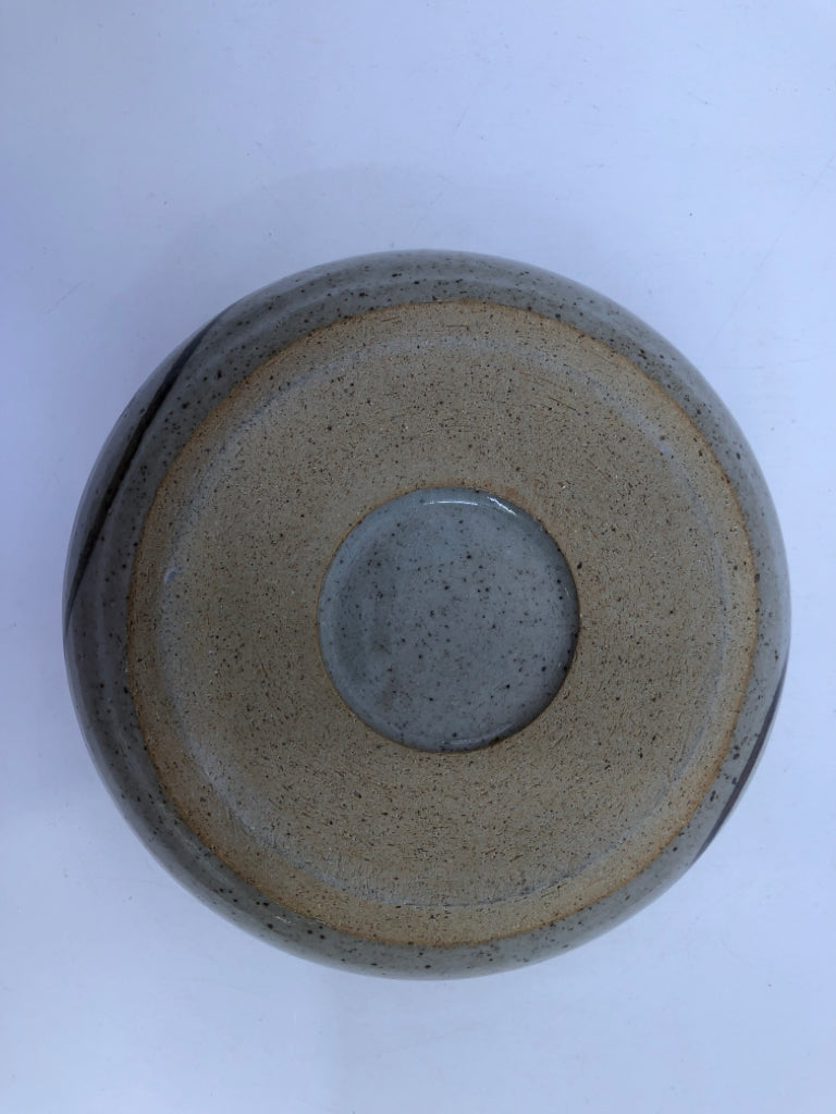 3 GREY POTTERY W FLORAL NESTING BOWLS.