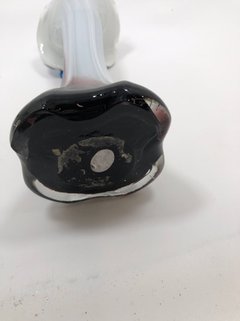 BLUE INTERIOR ART GLASS VASE.