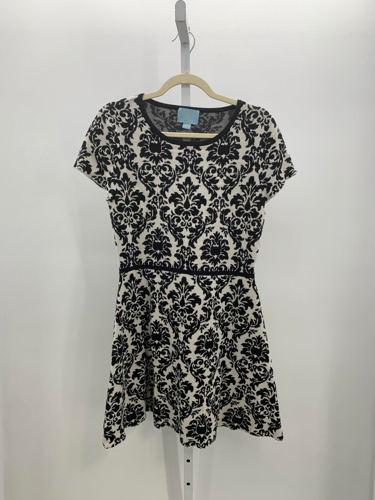 Size Large Misses Short Sleeve Dress