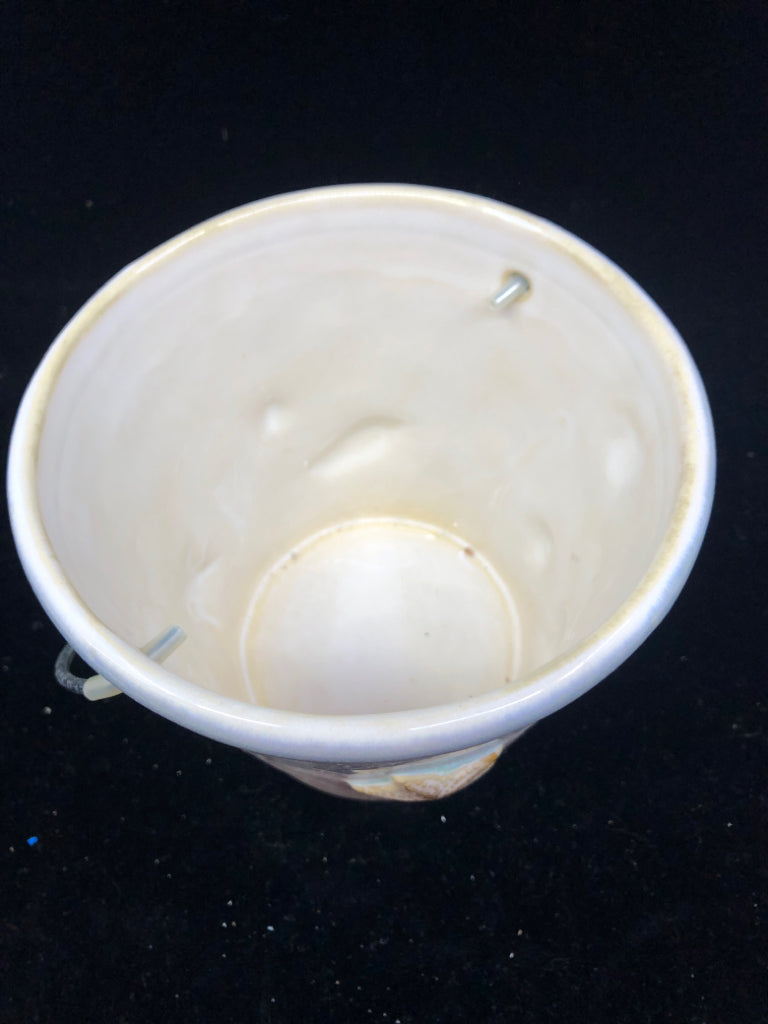 CERAMIC BLUE/WHITE SEASHELL BUCKET WITH HANDLE.