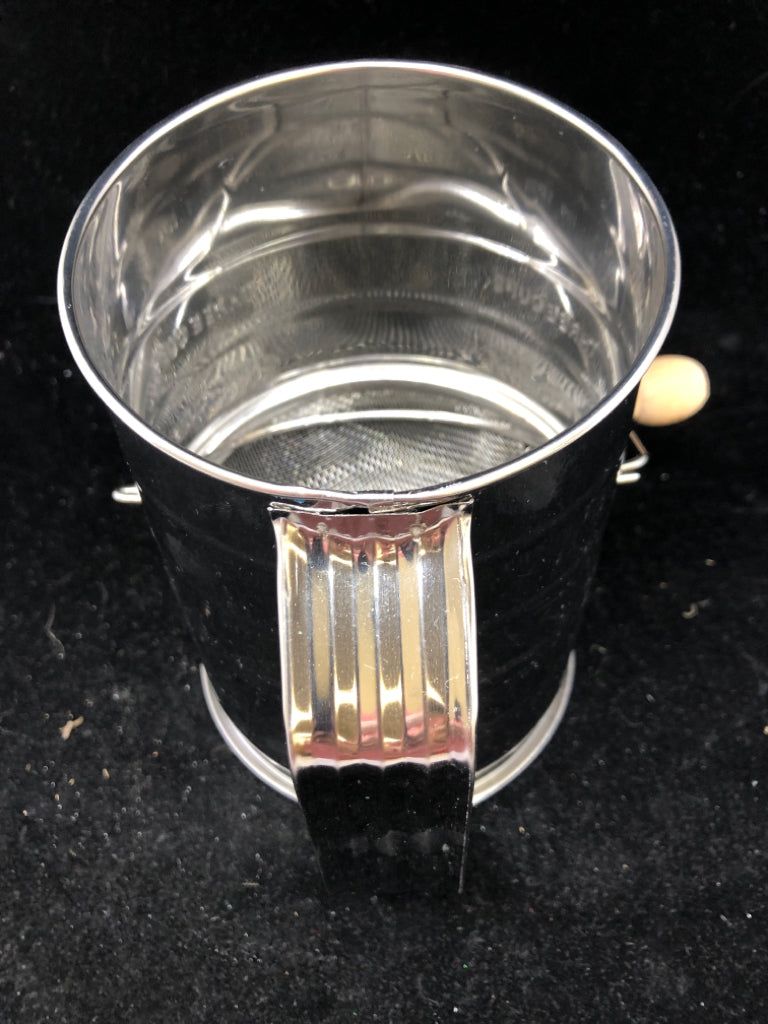 SILVER METAL SIFTER.