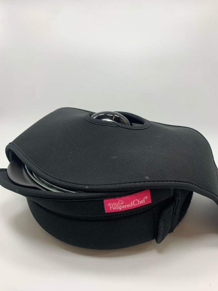PAMPERED CHEF ROCK CROCK W/VELCRO COVER.