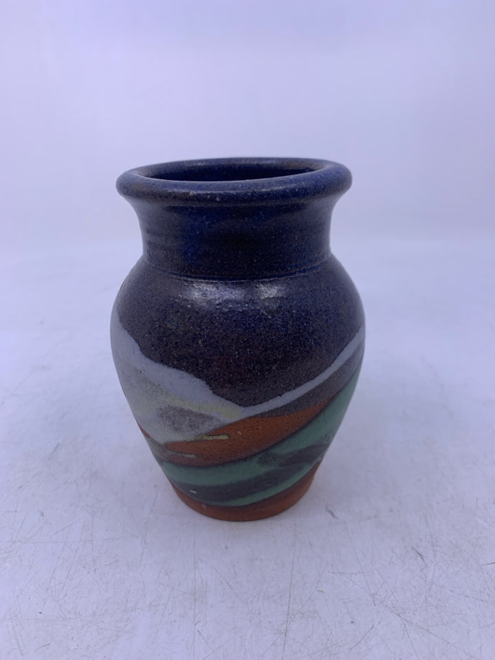 BLUE UNEVEN GLAZE W/ GREEN WHITE VASE.