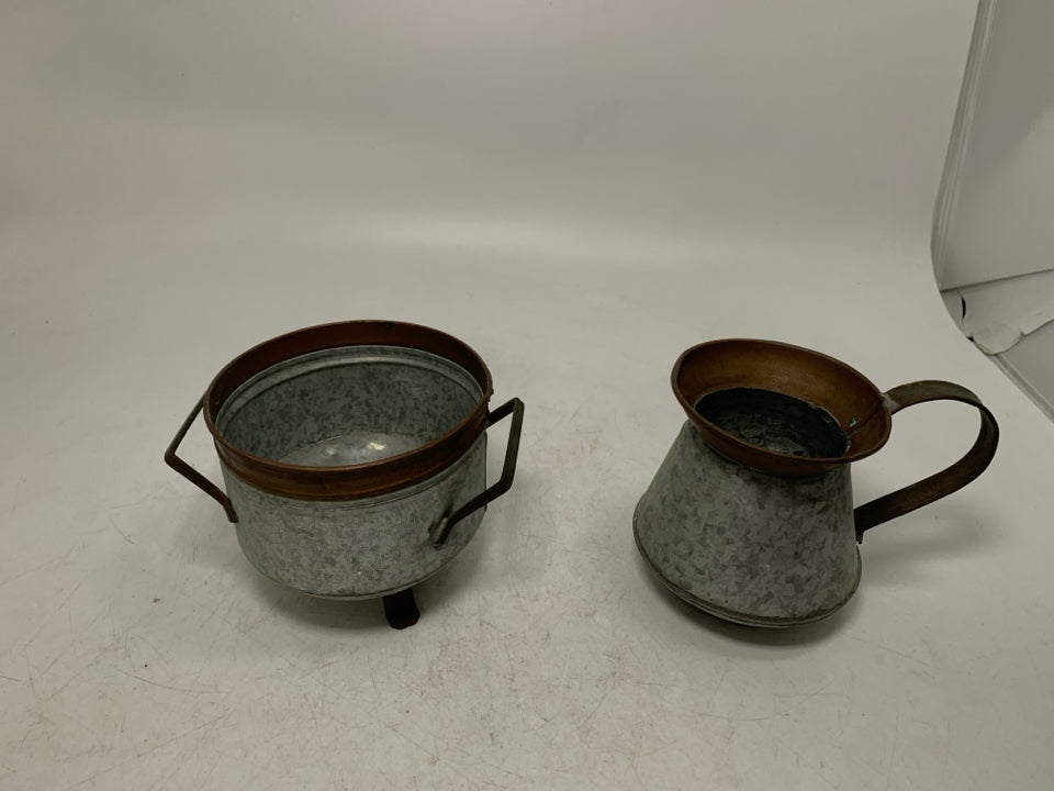 Primitive Decor