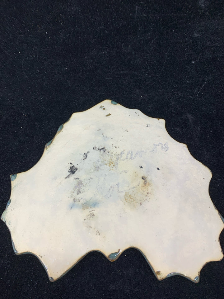 LEAF SHAPED CERAMIC PLATE W/PURPLE EDGE.